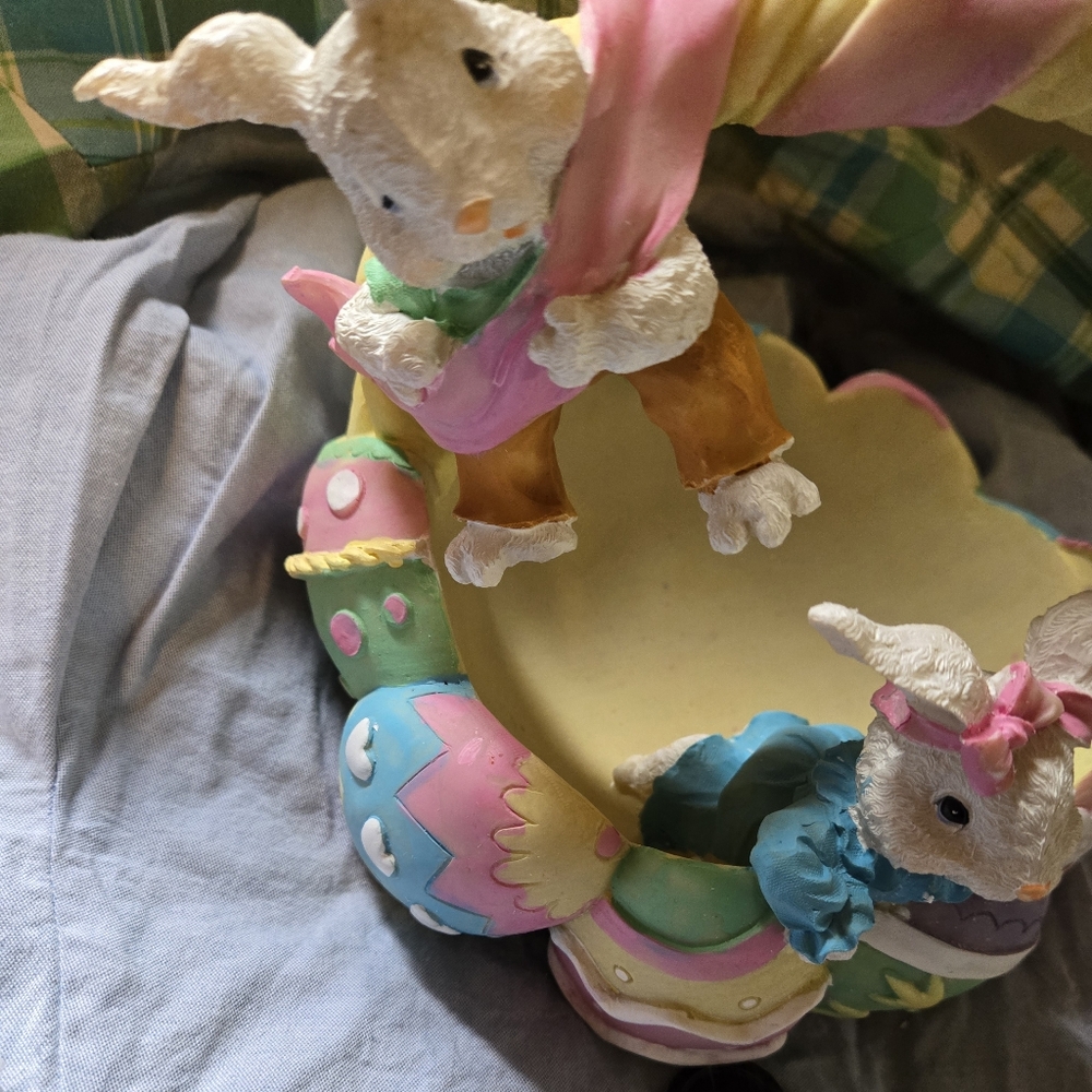 Colorful Easter Candy Basket Decor - Picture 10 of 11